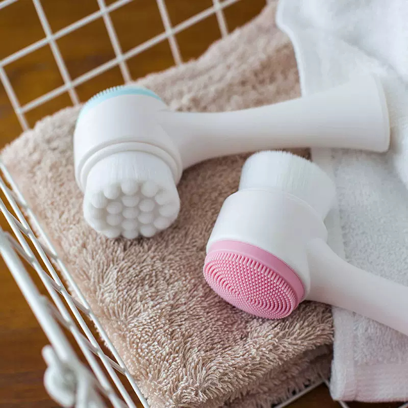 Spazzola manuale per la pulizi - Silicone Face Scrubber Electric recensione e prezzo